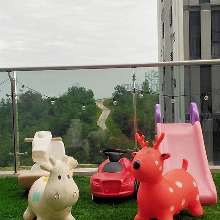 D Bunga مسلم Homestay Pool View Legoland Nusajaya Nusajaya  Ngoại thất bức ảnh