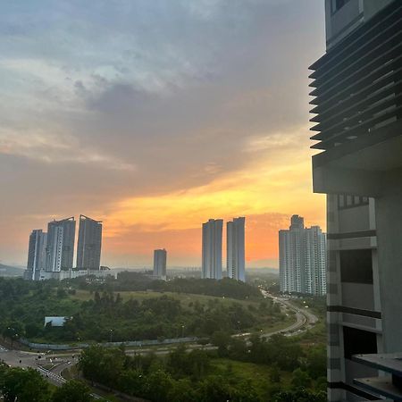 D Bunga مسلم Homestay Pool View Legoland Nusajaya Nusajaya  Ngoại thất bức ảnh