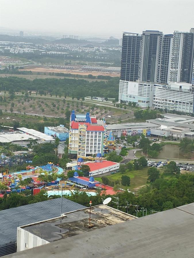 D Bunga مسلم Homestay Pool View Legoland Nusajaya Nusajaya  Ngoại thất bức ảnh