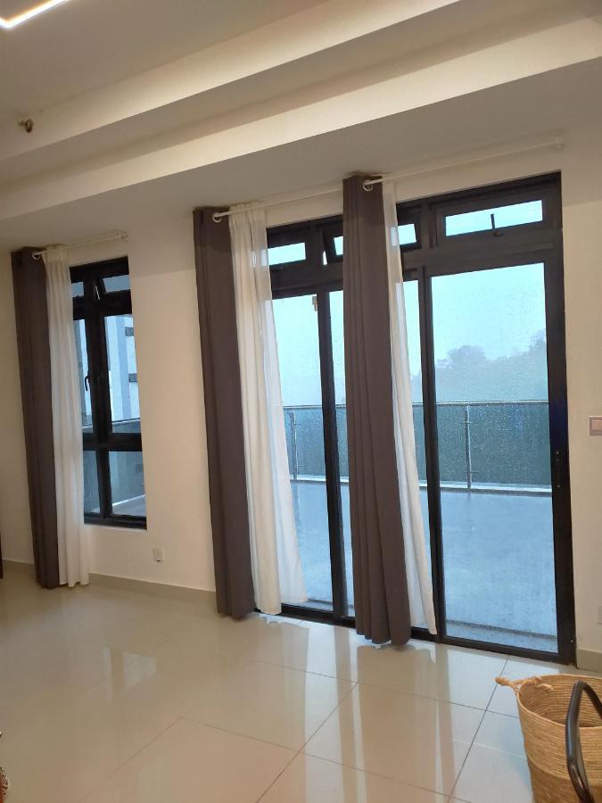 D Bunga مسلم Homestay Pool View Legoland Nusajaya Nusajaya  Ngoại thất bức ảnh